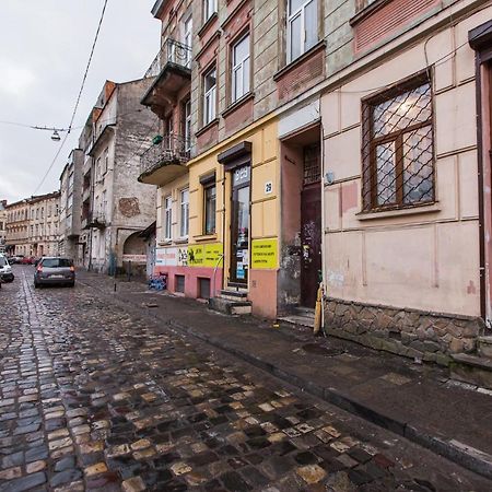 Квартира Подобово В Центрі На Вулиця Скорика 25 Колишня Чайковського Біля Філармонії Lviv Kültér fotó